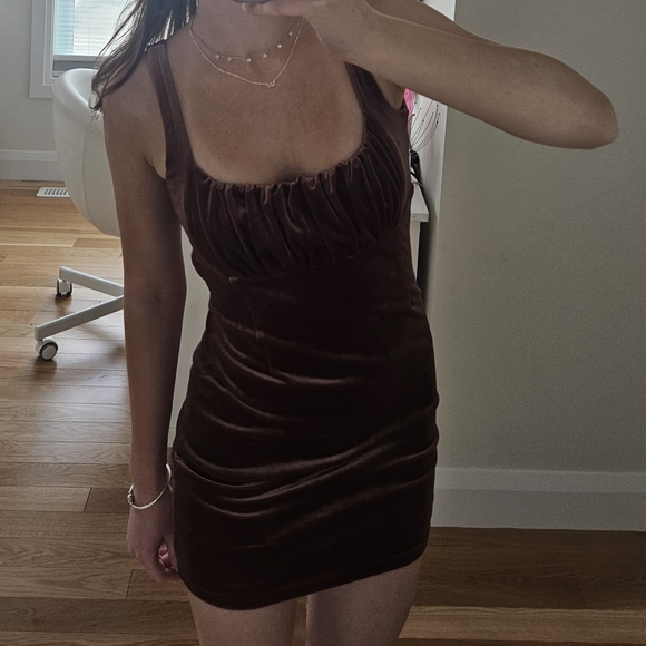 O.Vianca Velvet Mini Dress - Picture 5 of 5